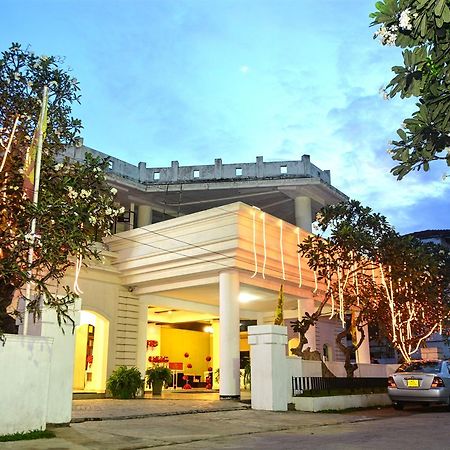 Rainbow Beach Hotel Negombo Bagian luar foto