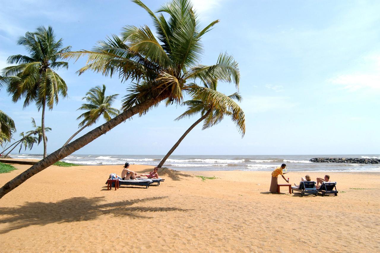 Rainbow Beach Hotel Negombo Bagian luar foto