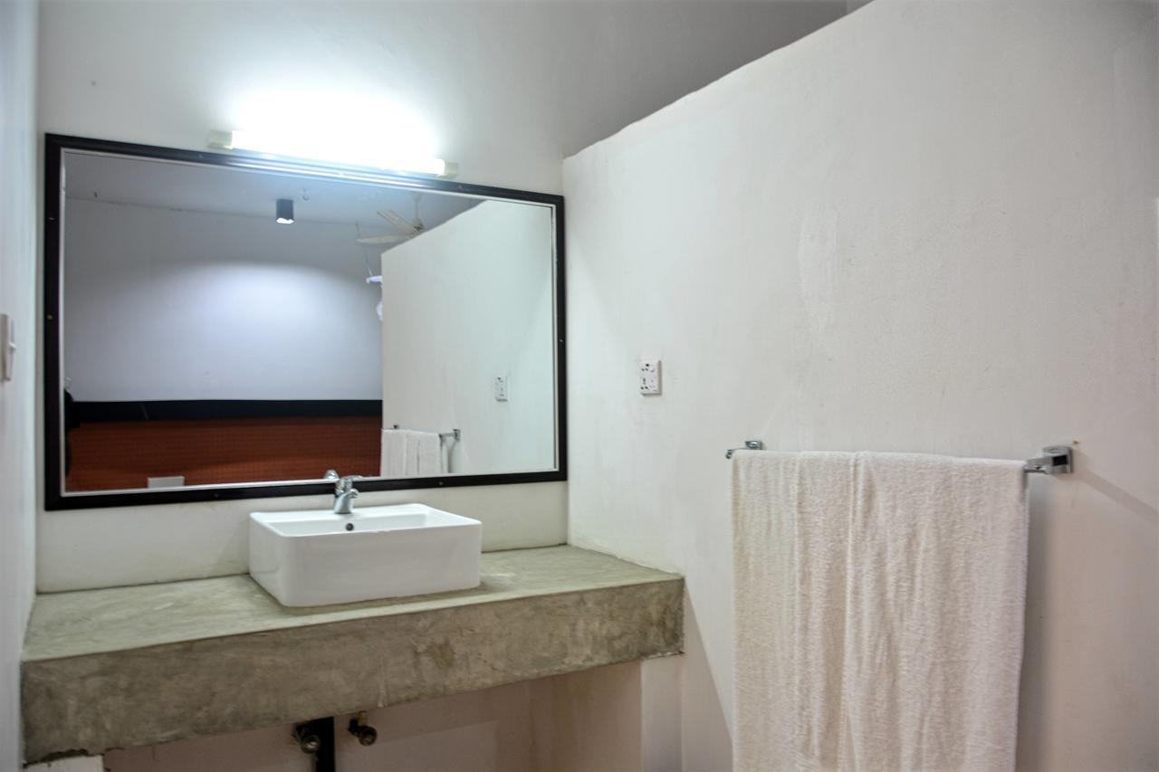 Rainbow Beach Hotel Negombo Bagian luar foto